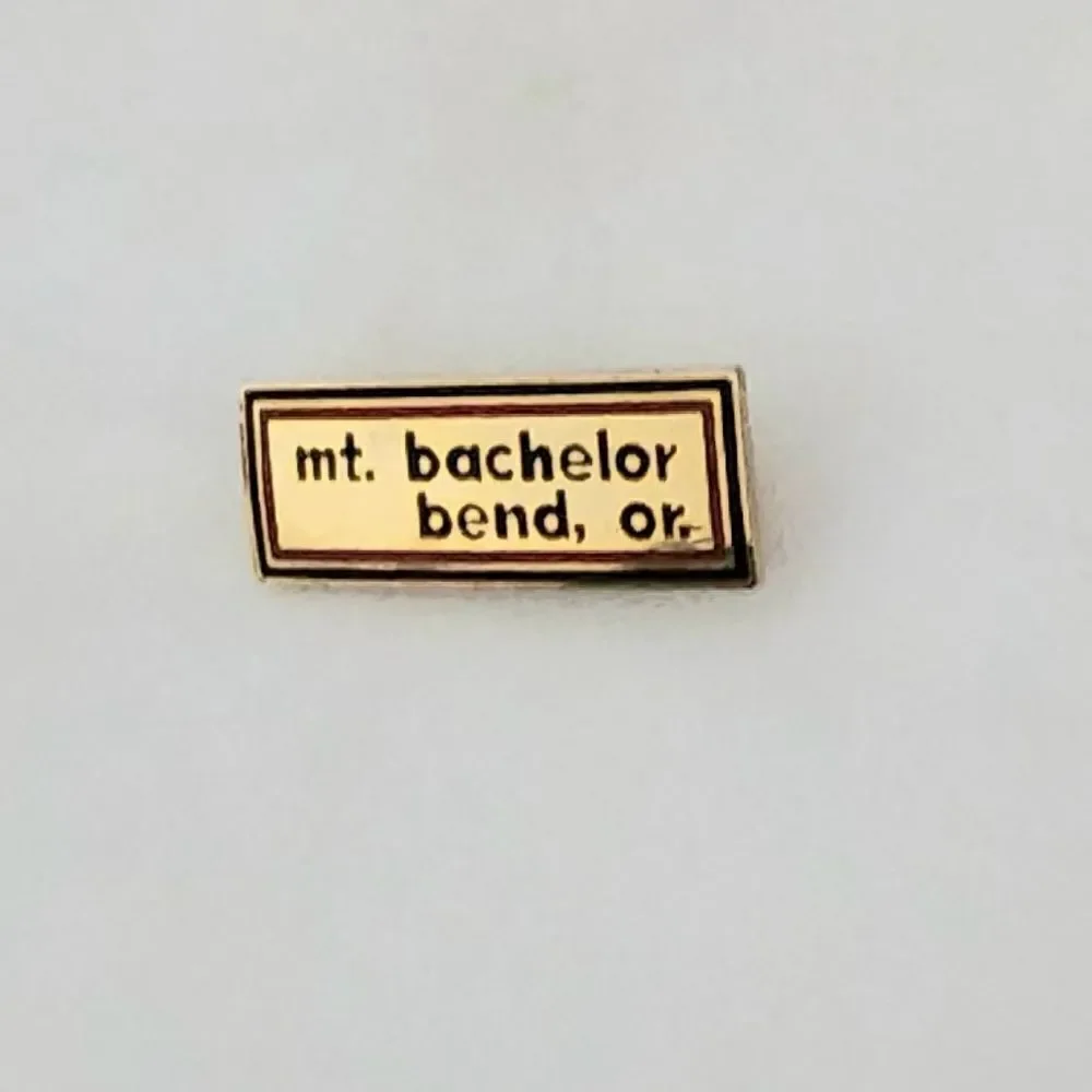 Mt Bachelor Bend Oregon brooch pin vintage gold color